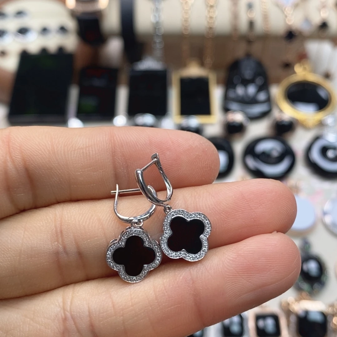 翡翠18K金镶嵌耳饰