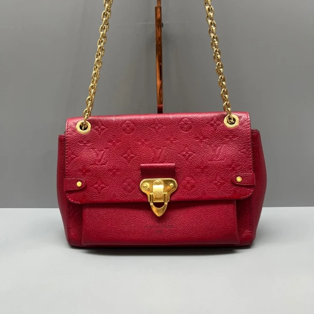 95新 LouisVuitton/路易威登 红色压花Vavin链条包 尺寸25*17
