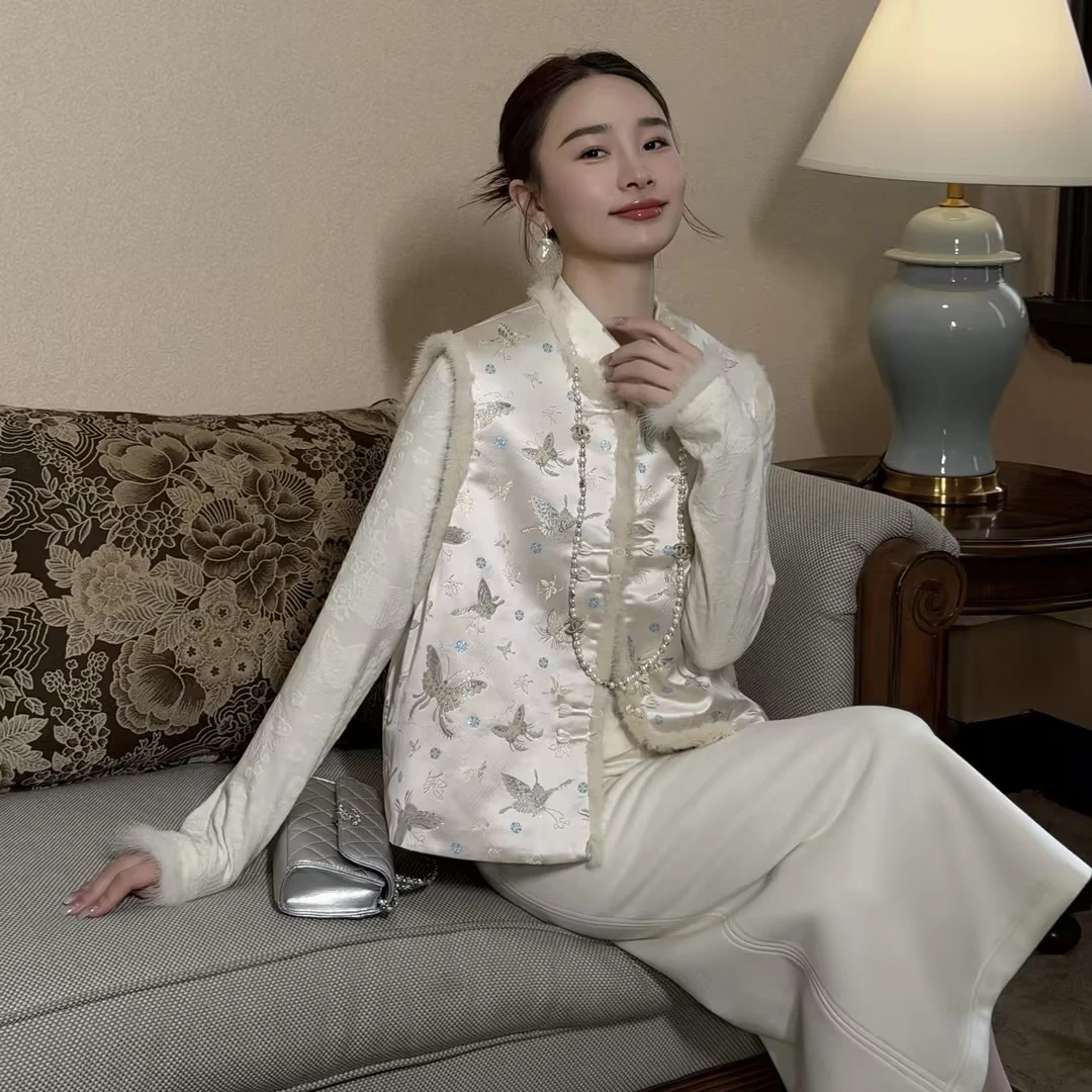 HELA AOMI “暖貂蝶赋”水貂毛条国风美学设计提花马甲CY5DC07412