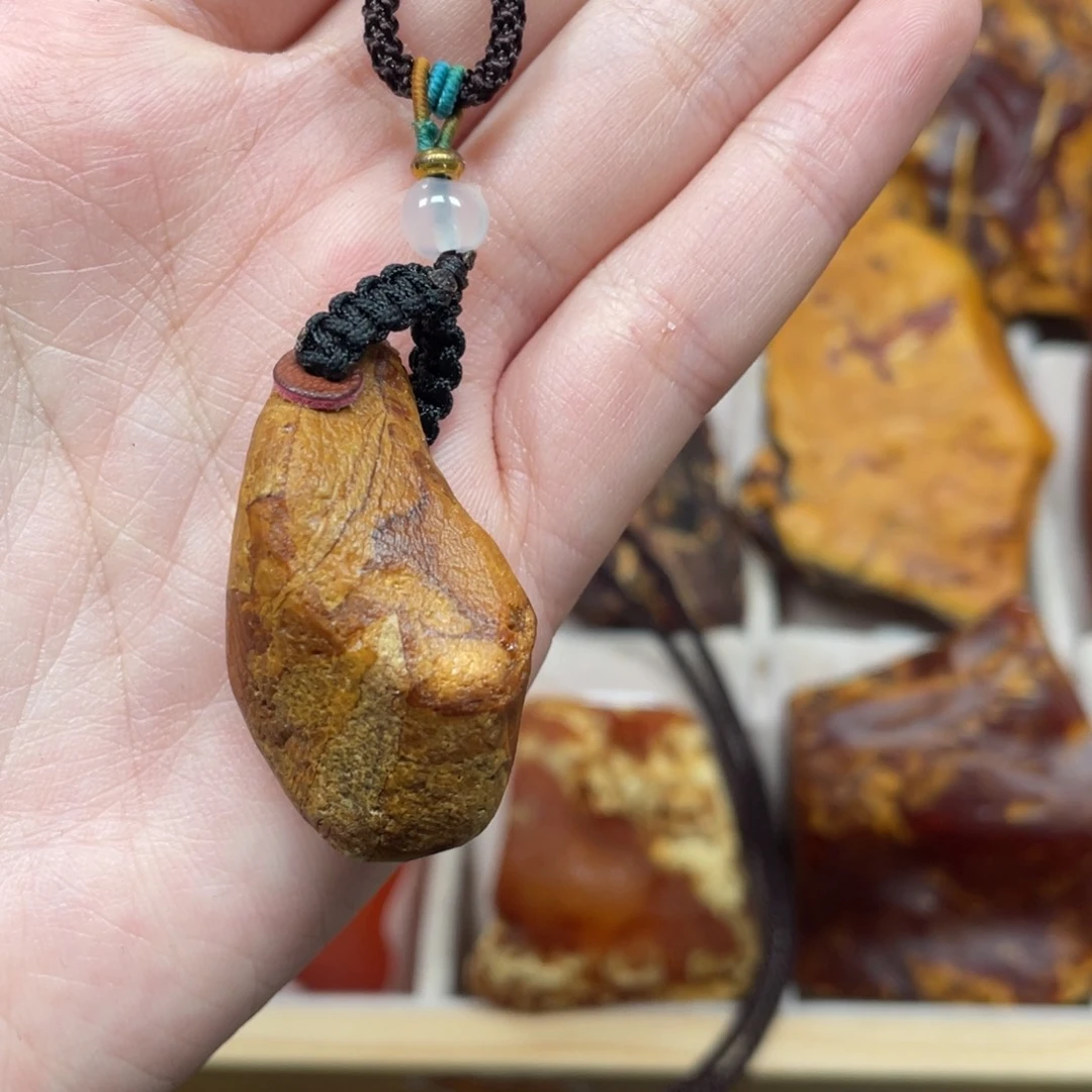 琥珀珠宝奇石未镶嵌