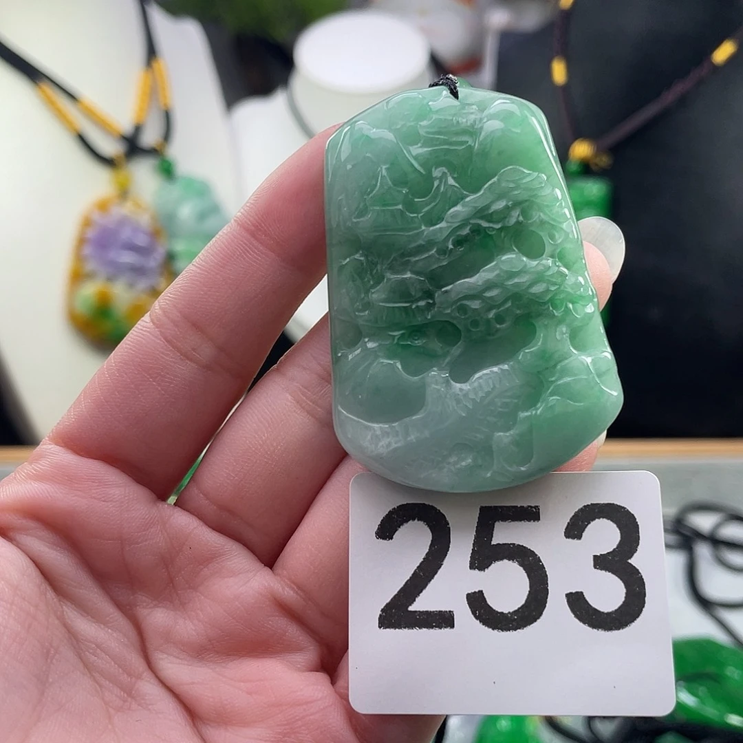 吊坠(赠链)未镶嵌翡翠