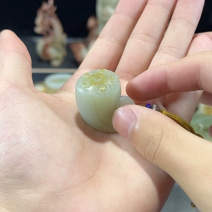 和田玉（糖玉）未镶嵌挂件