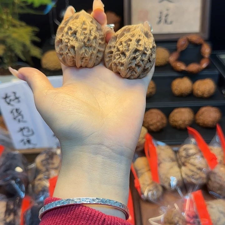 阿***怮文玩核桃把件虎头