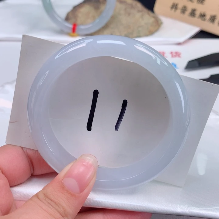 翡翠手镯未镶嵌正圈56.57