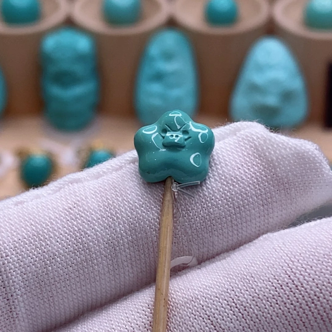 未镶嵌绿松石珠宝奇石