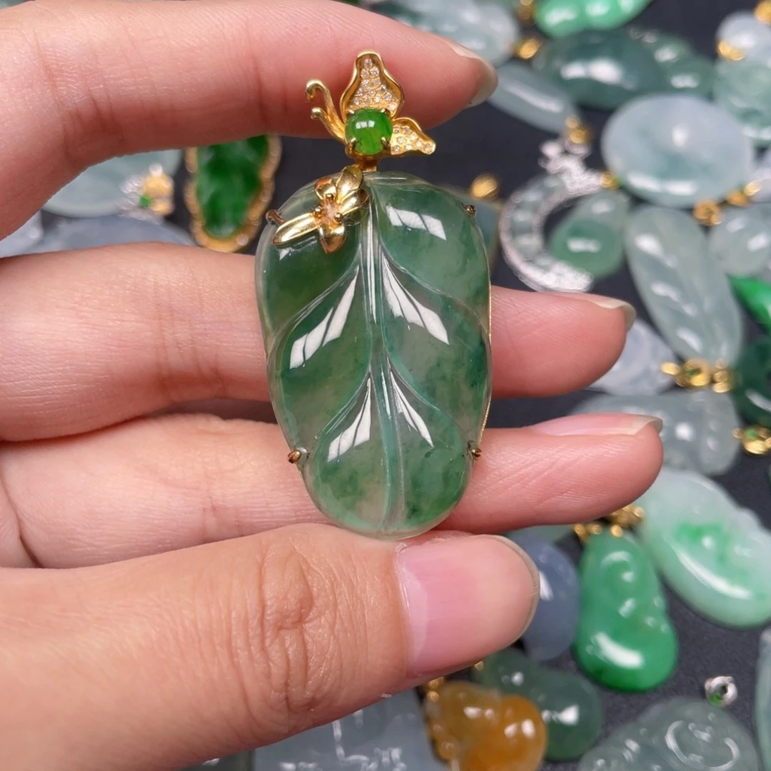 翡翠颈饰18K金镶嵌翡翠