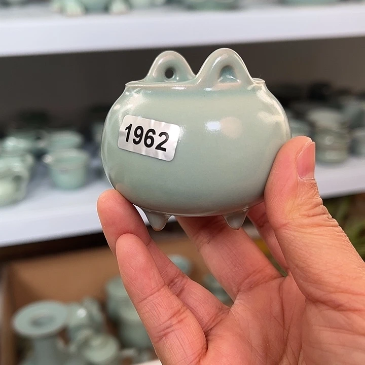 陶摆件1962小线香炉，微瑕