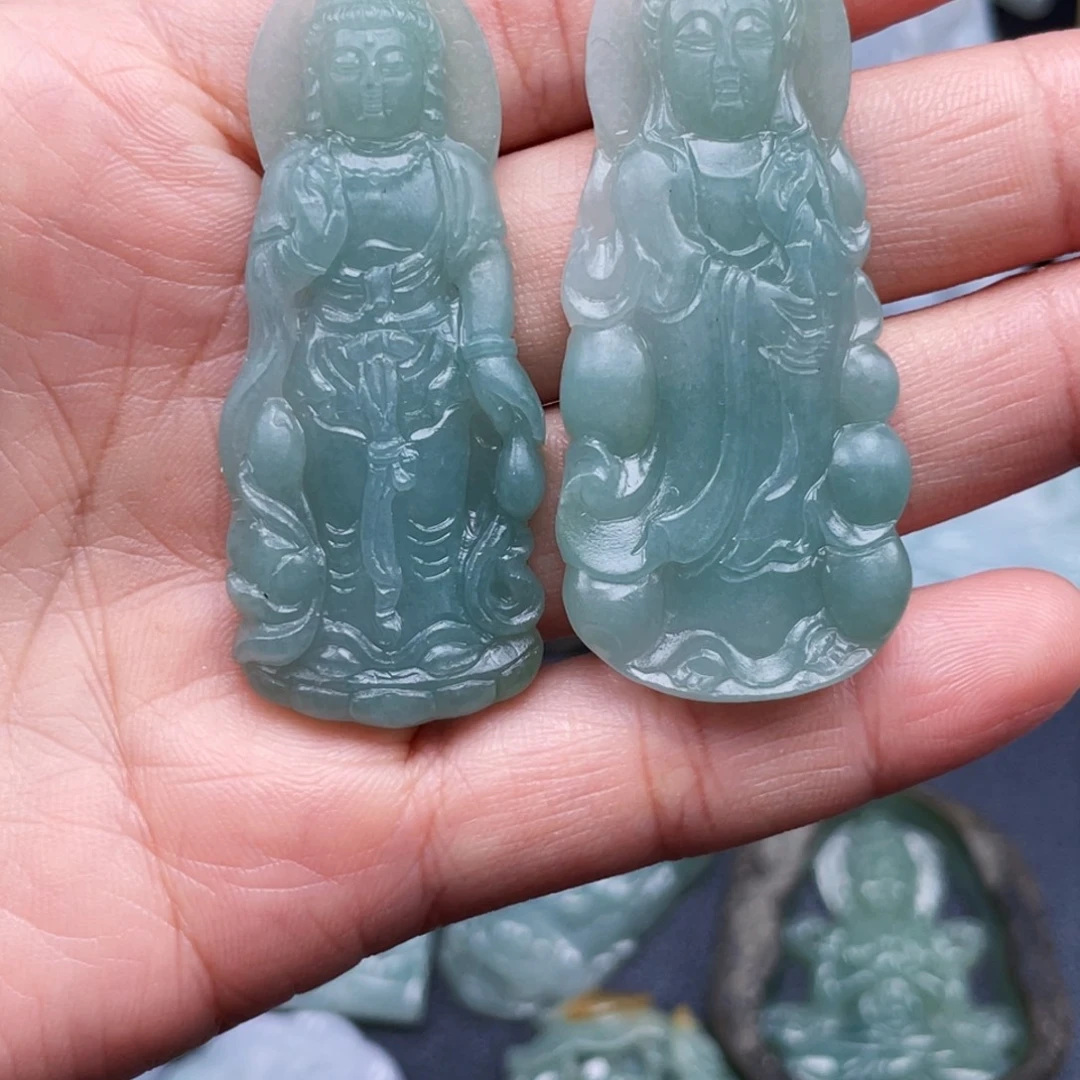 张***辉翡翠未镶嵌颈饰缅甸翡翠A货挂件