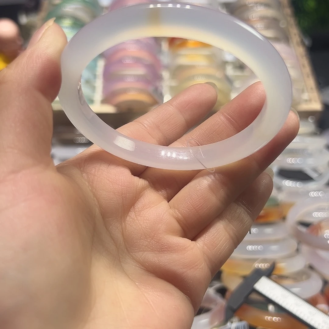 玛瑙/玉髓手镯未镶嵌58