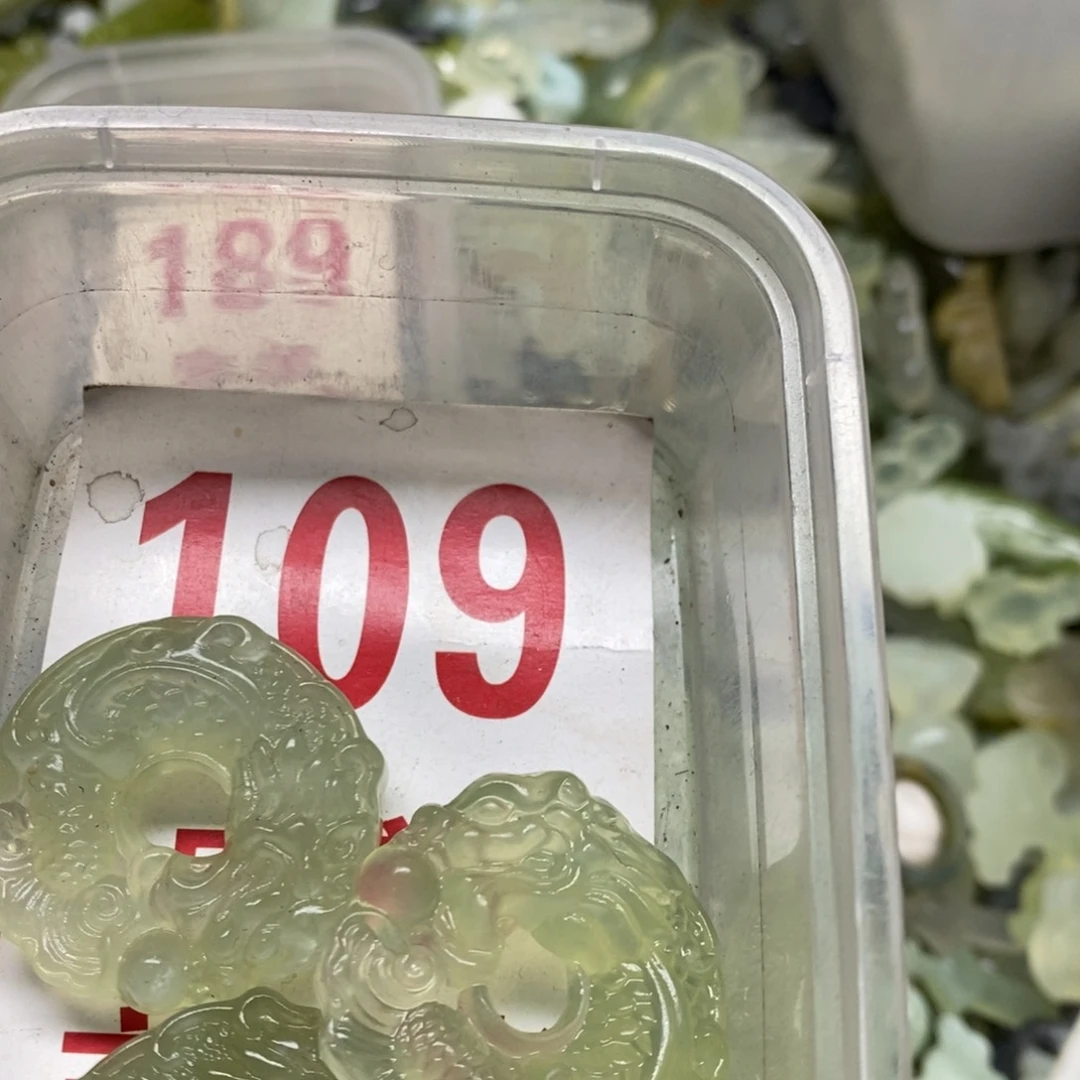 蛇纹石玉挂坠足银镀金镶嵌