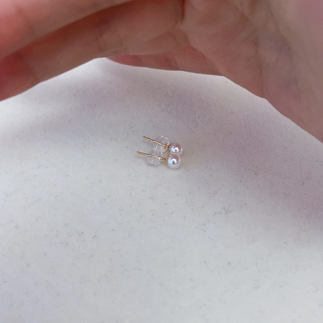 18K金镶嵌海水珍珠耳饰