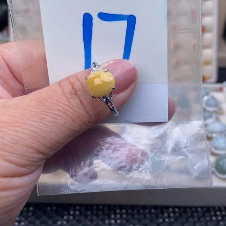 未镶嵌戒指翡翠缅甸，