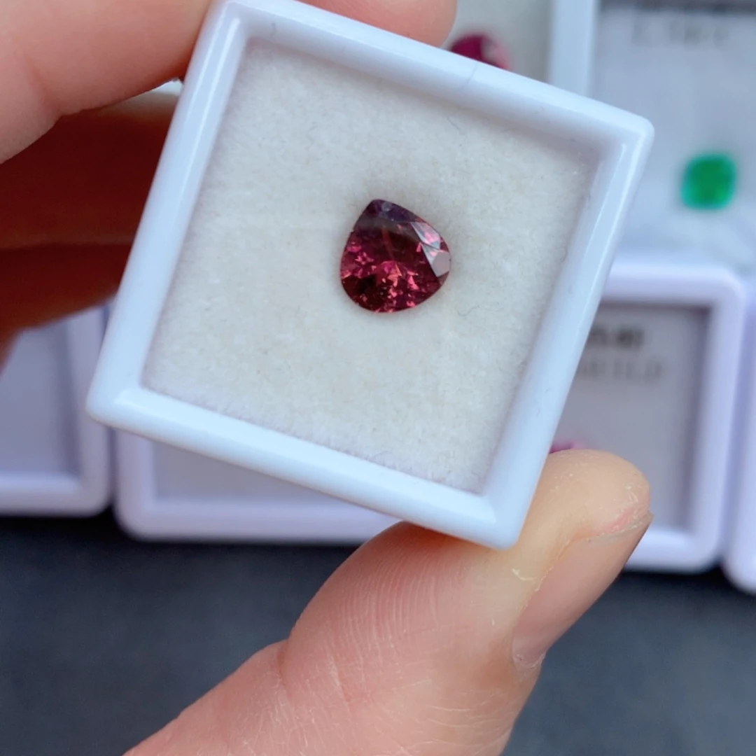 未镶嵌1.19克拉裸石红色碧玺