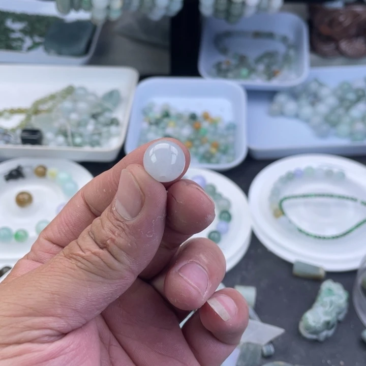 ****娃翡翠未镶嵌颈饰天然缅甸翡翠珠子