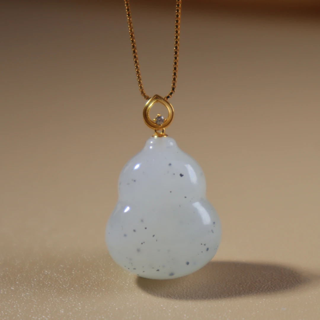 天然和田玉精品白底青花点墨18K金双面葫芦吊坠约17*20*12mm@0114