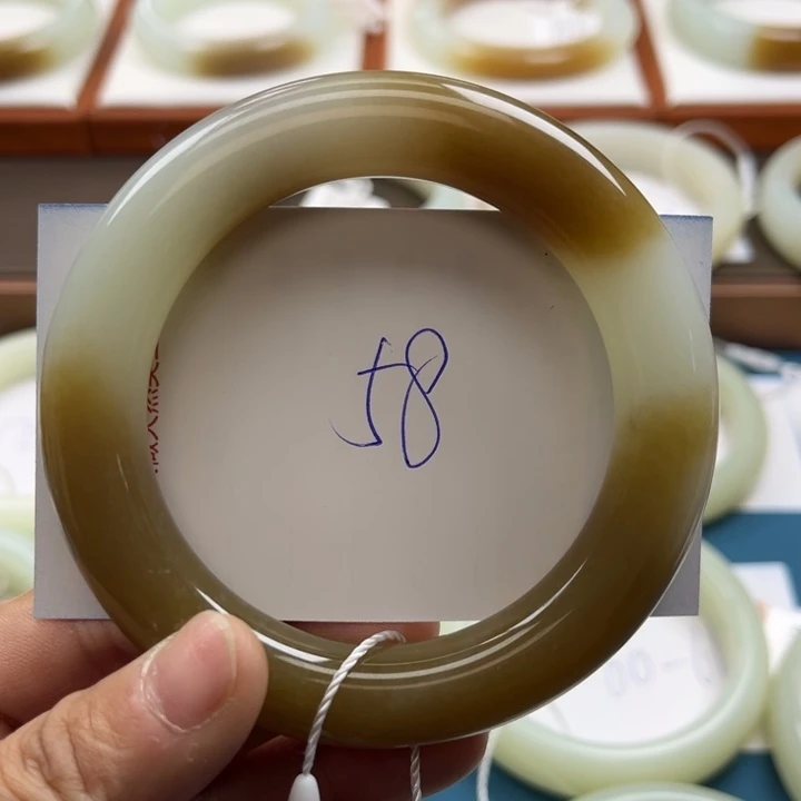 和田玉手镯未镶嵌随**欲