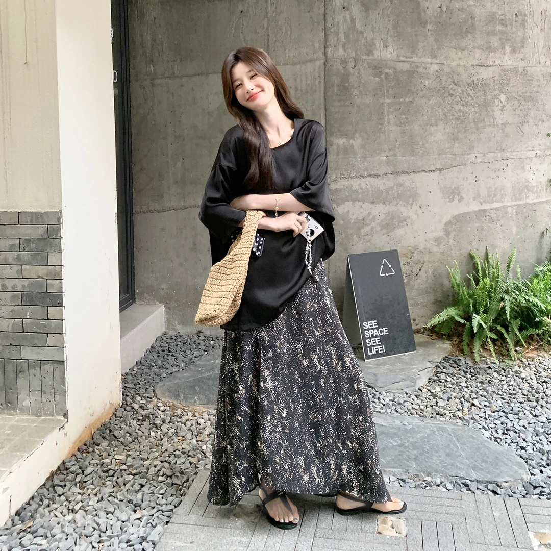 韩系黑色t恤连衣裙套装女2025夏季慵懒风高腰显瘦碎花A字裙两件套