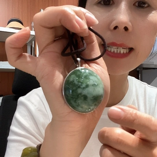 岫玉未镶嵌吊坠(赠链)