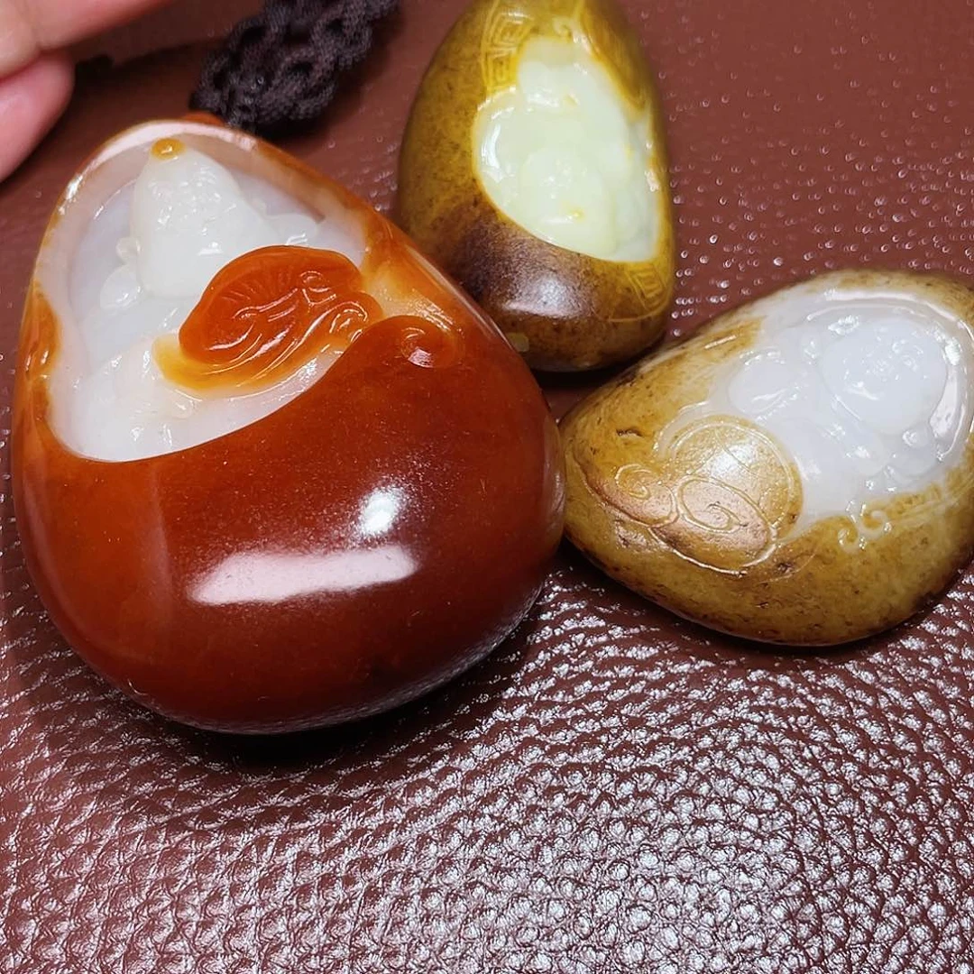 颈饰未镶嵌和田玉心**神