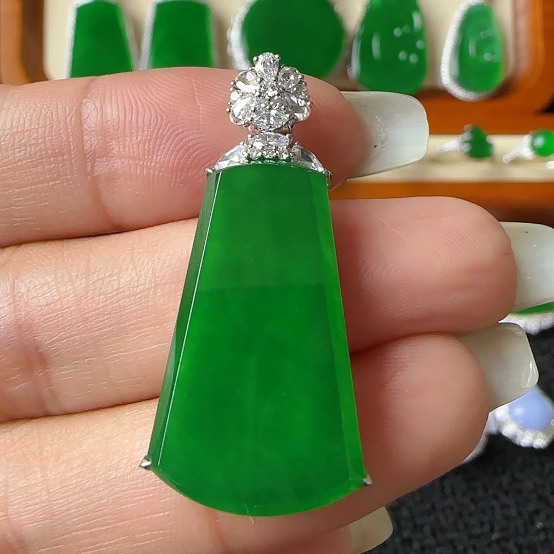 翡翠18K金镶嵌吊坠(不含链)吊坠