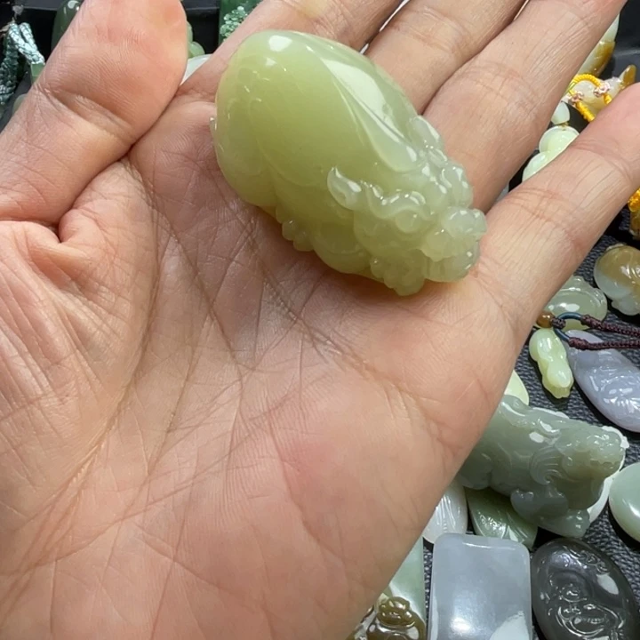 万***河和田玉未镶嵌颈饰