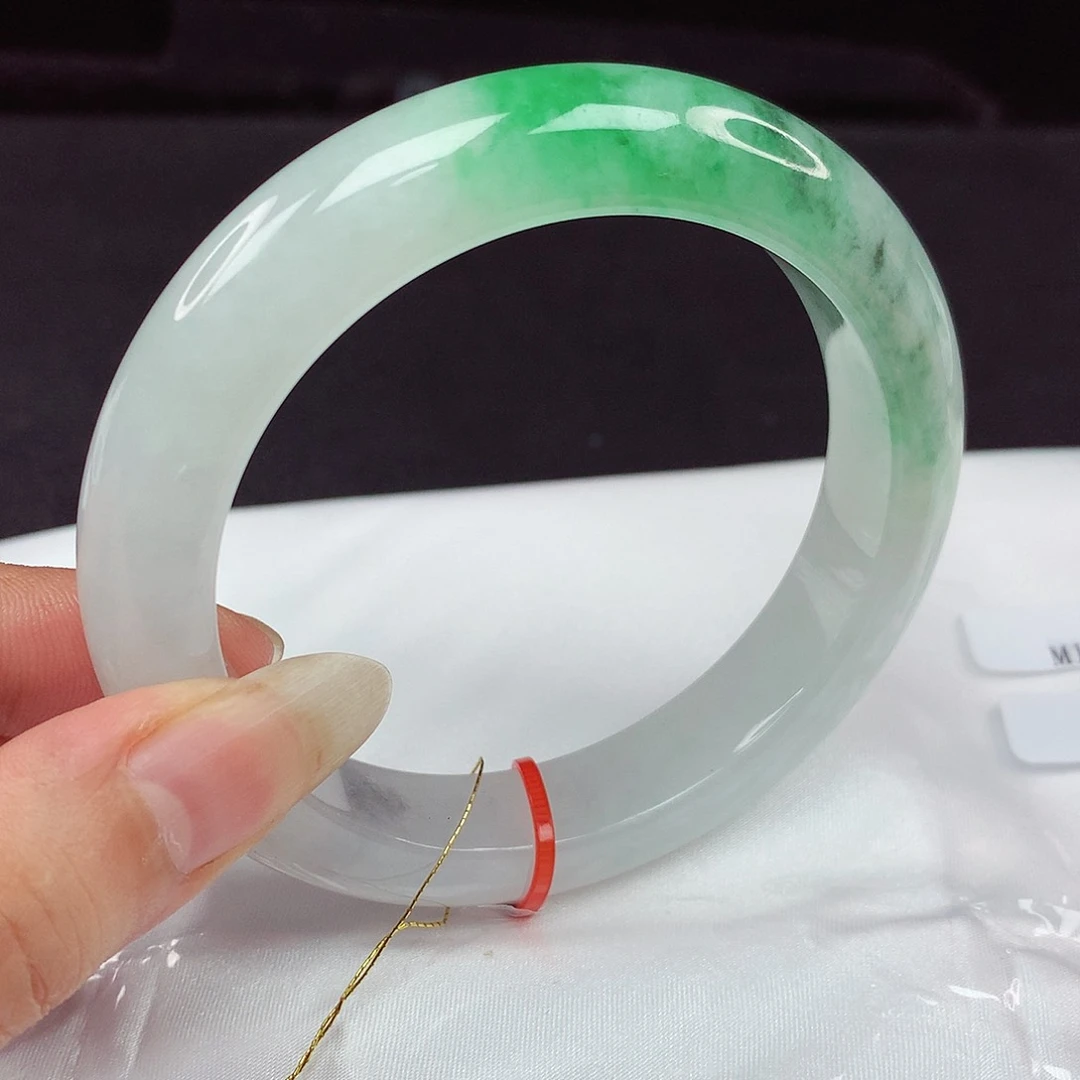 翡翠手镯未镶嵌61圈696