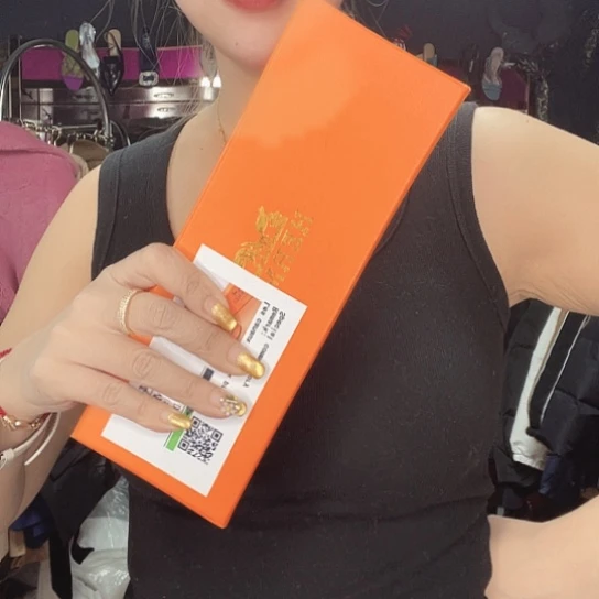 羊皮（革）大大方方的似懂非懂的