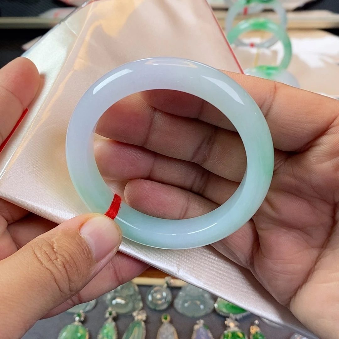 【闪购商品】未镶嵌手镯翡翠