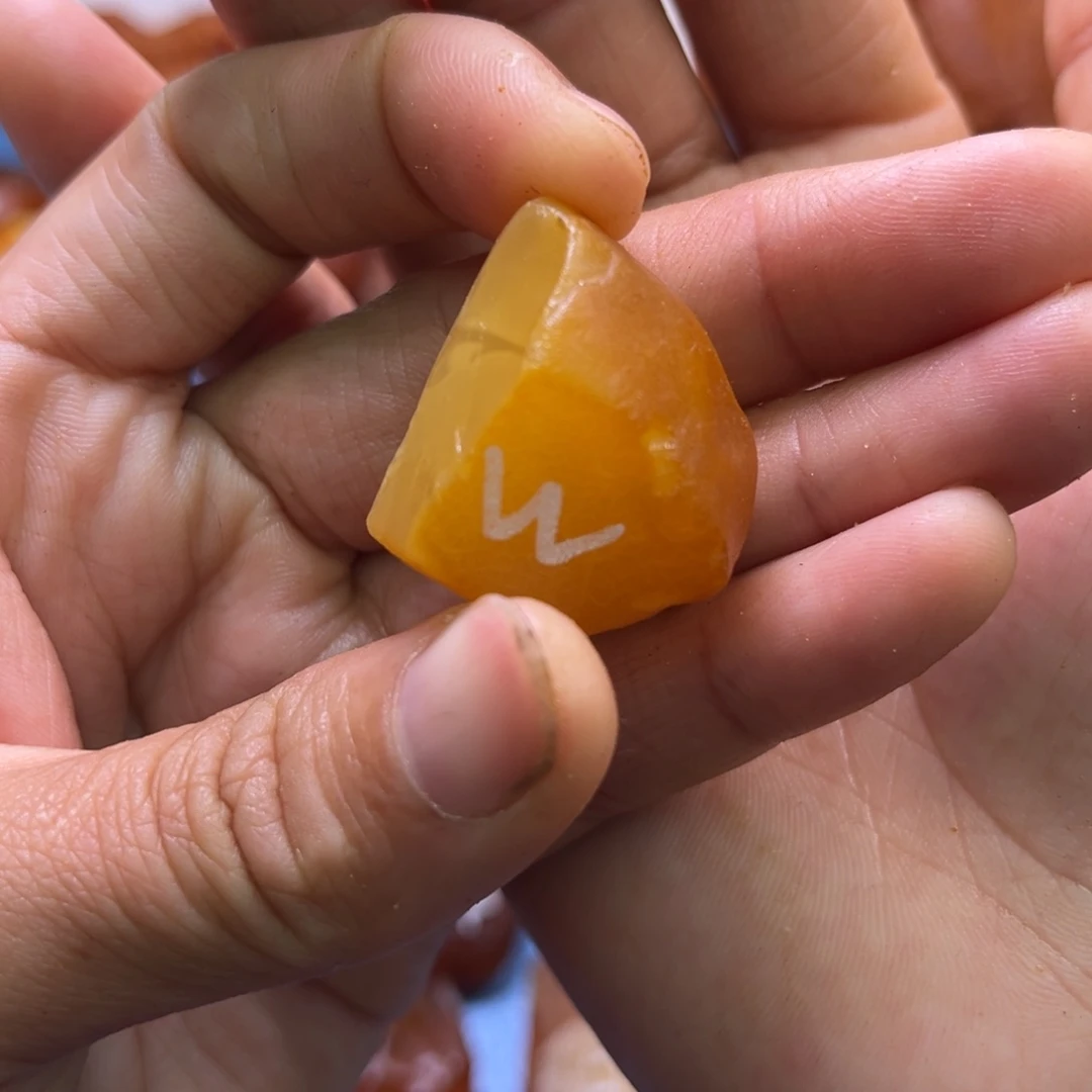 定制琥珀未镶嵌原石定制琥珀蜜蜡