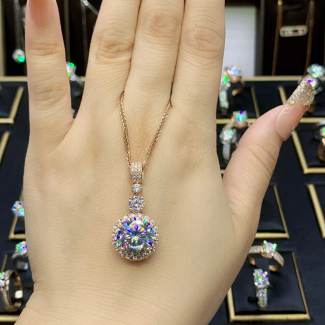 18K金镶嵌合成碳硅石（莫桑石）吊坠(赠链)y**g
