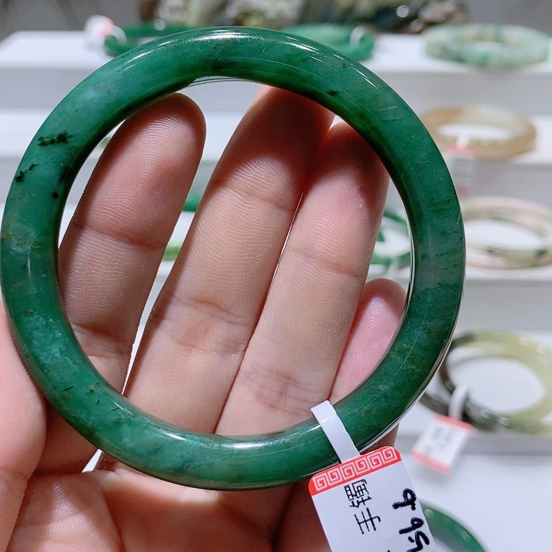未镶嵌独山玉手镯