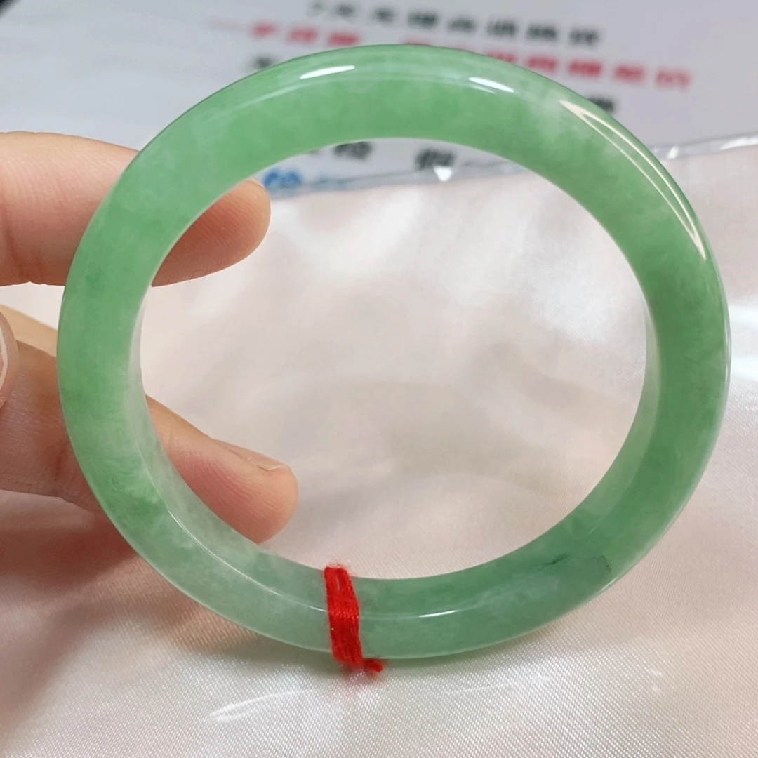 翡翠手镯未镶嵌53.7圈口