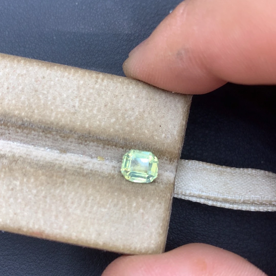 裸石金绿宝石1.36ct