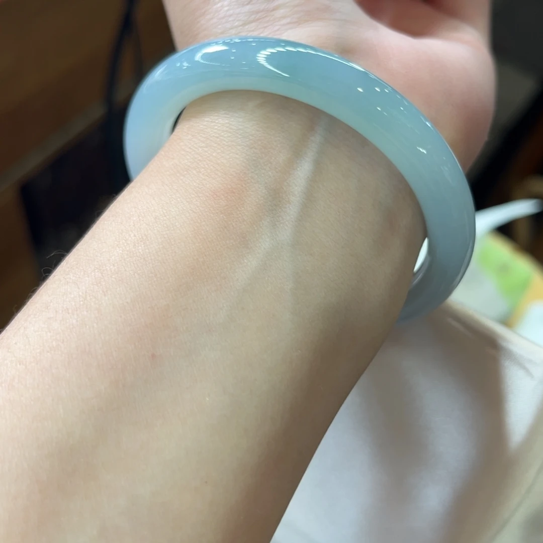 翡翠未镶嵌手镯56圆条强推天空蓝