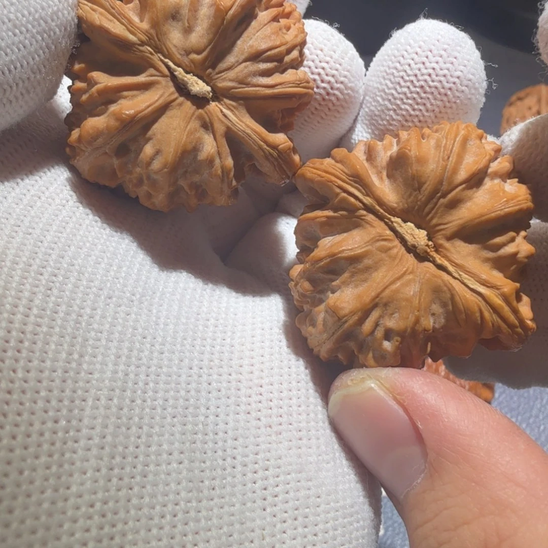 文玩核桃把件三角白