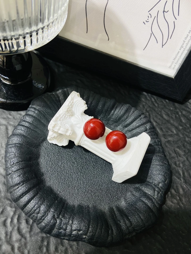 钛钢耳饰 钛钢耳饰 LARVINA复古暗红色耳环