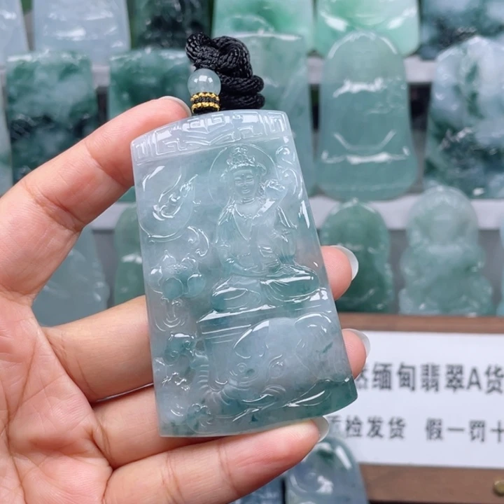 颈饰未镶嵌翡翠普贤菩萨