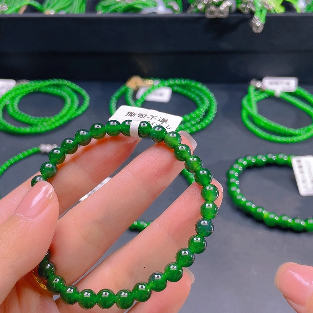 翡翠未镶嵌颈饰