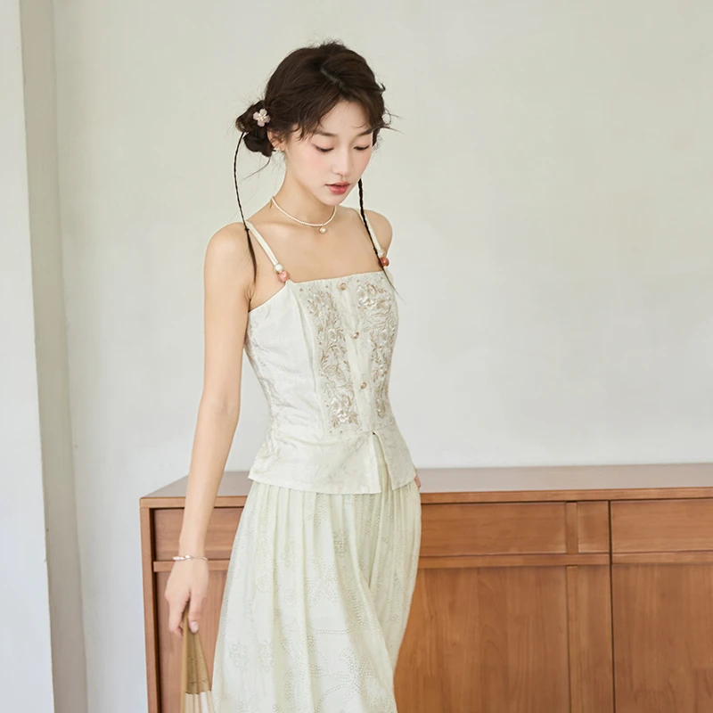 十三余小豆蔻儿[烟汀]2025夏季绣花主腰百搭米白色新中式吊带女装