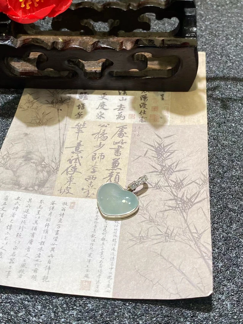 翡翠爱心吊坠F869多样性发一