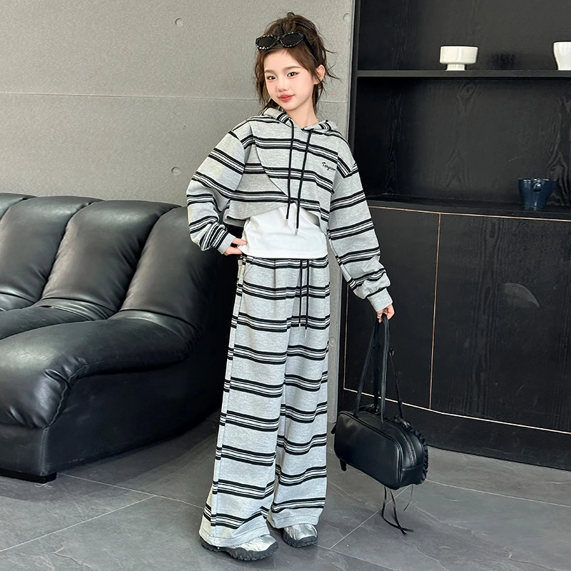 大童女装春秋12-15岁潮套装新款儿童条纹洋气慵懒风针织三件套装