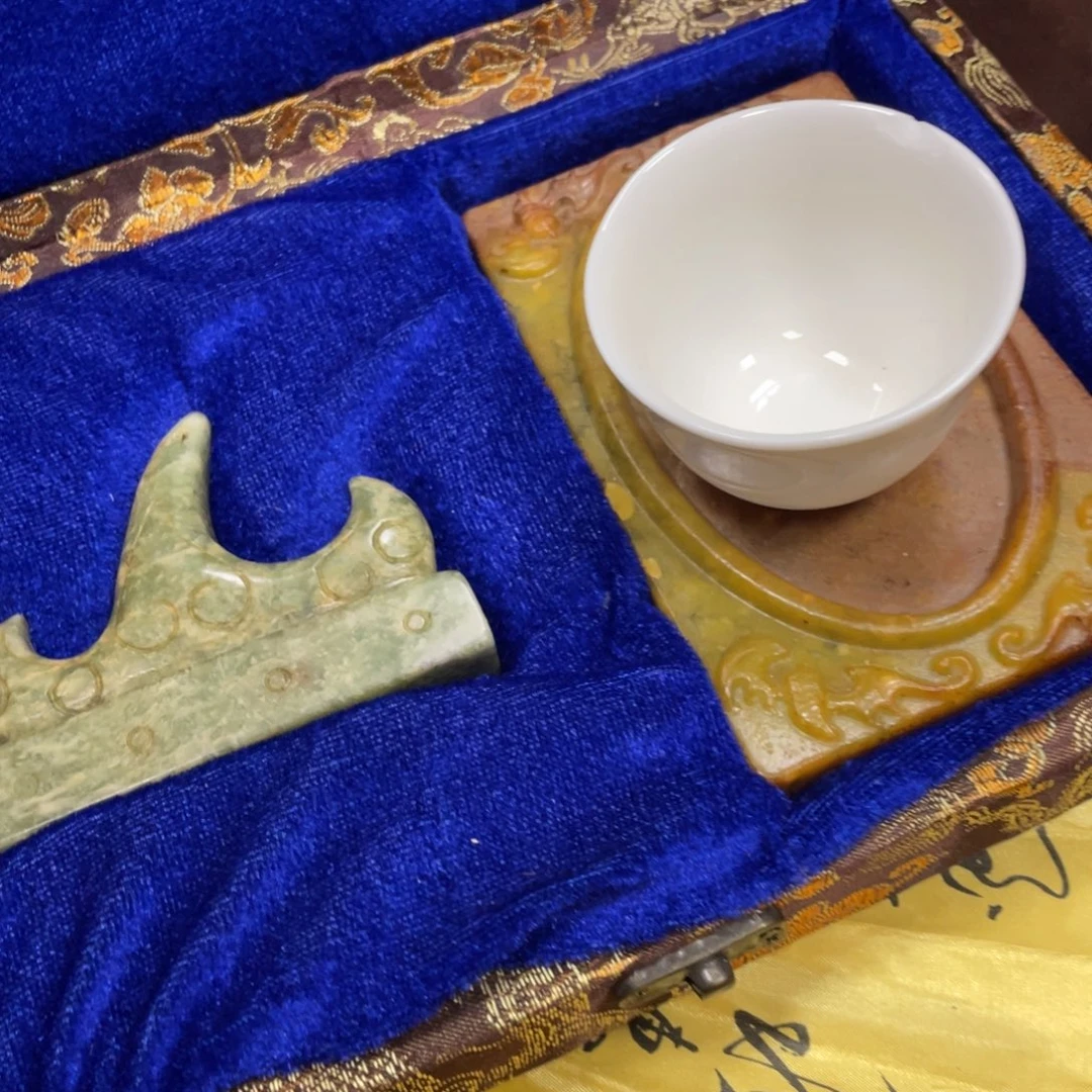 瓷片哈哈哈哈哈这