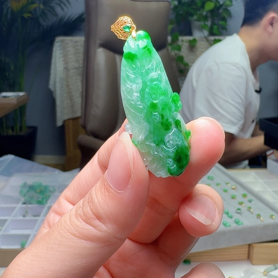 翡翠18K金镶嵌吊坠(不含链)天然