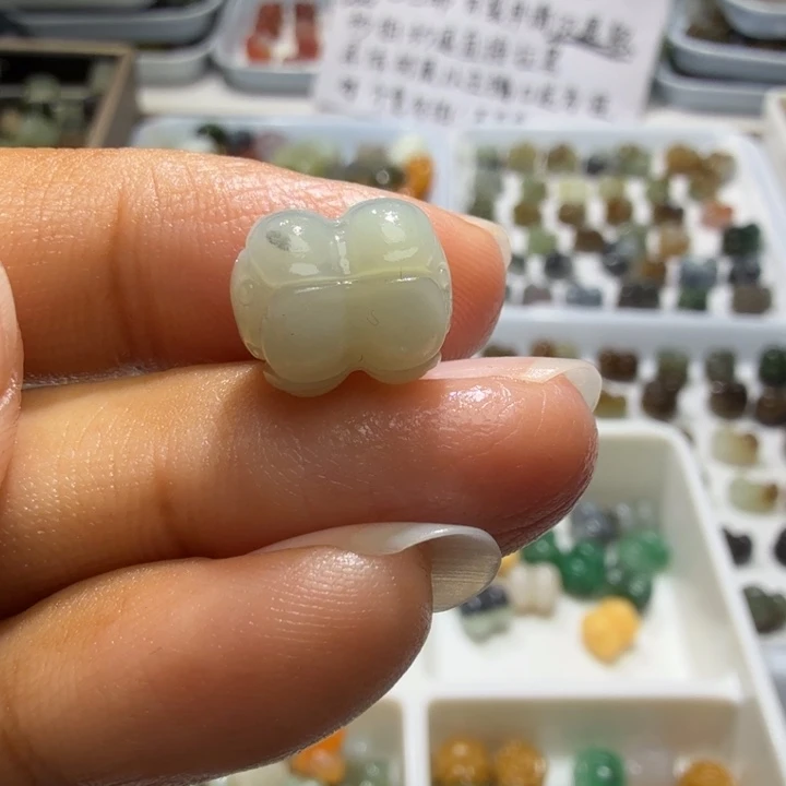 和田玉未镶嵌珠宝奇石