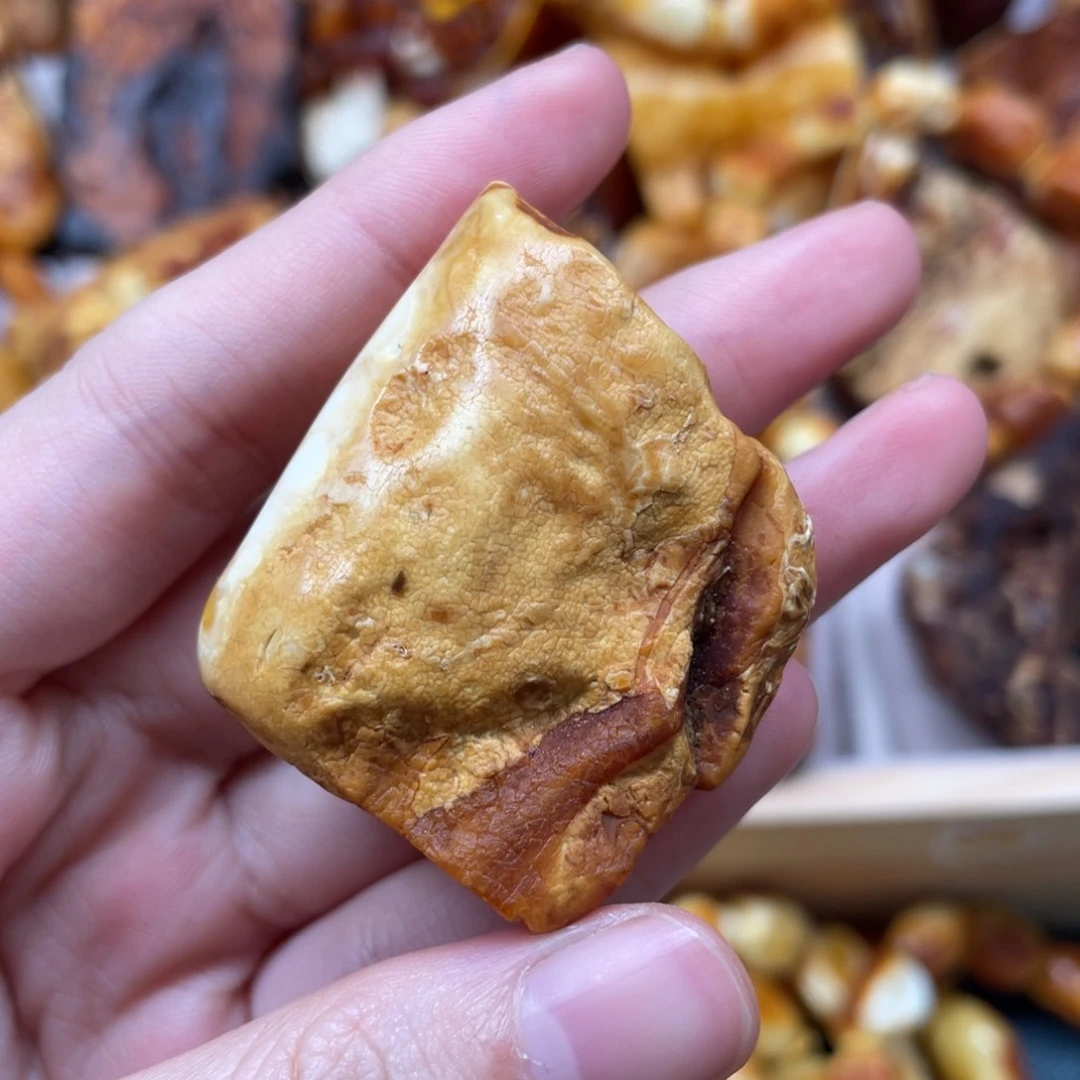 琥珀珠宝奇石未镶嵌