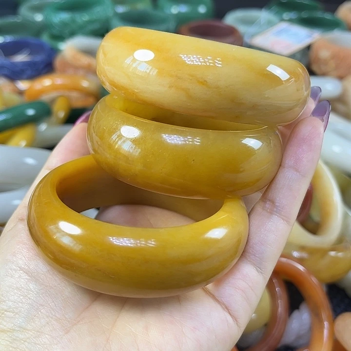 未镶嵌手镯石英质玉