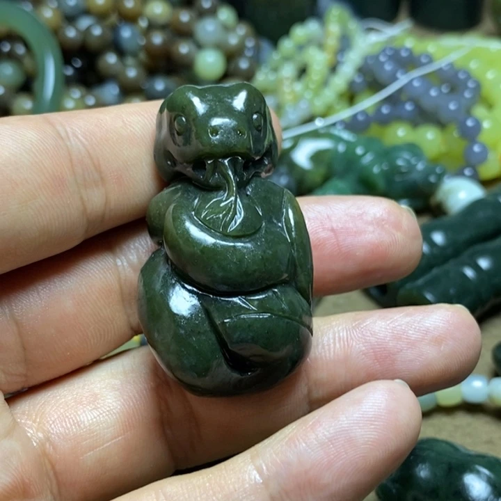 颈饰未镶嵌和田玉
