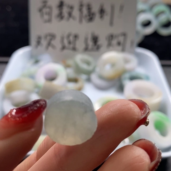 定制翡翠未镶嵌胡***?