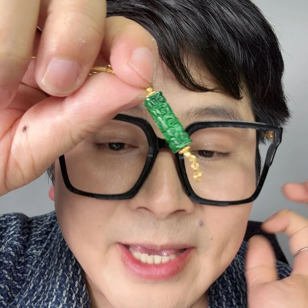 翡翠18K金镶嵌颈饰一件