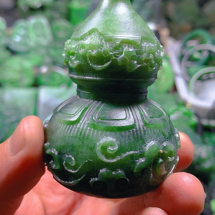 和田玉（碧玉）未镶嵌珠宝奇石